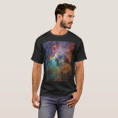 Stormachtige Zeeen van Lagune Nebula in Boogschutt T-shirt (Voorkant volledig)