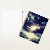Stormachtige zonsondergang regen over Serene Valle Planner (Display)