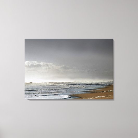 Stormend Zee, verafgelegen pier Canvas Afdruk (Voorkant)