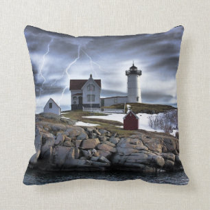 Stormy Cape Neddick "Nubble" lichthuis Kussen
