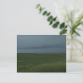 Stormy field briefkaart (Staand voorkant)