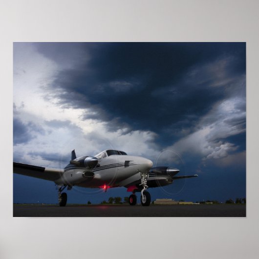 Stormy King Air Poster (Voorkant)