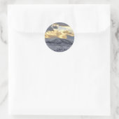 Stormy Sunset over Snow Capped Mountains Ronde Sticker (Tas)
