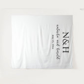 Stout Monogram Zwart en Wit Trouw Achtergrond Wandkleed (Voorkant (horizontaal))