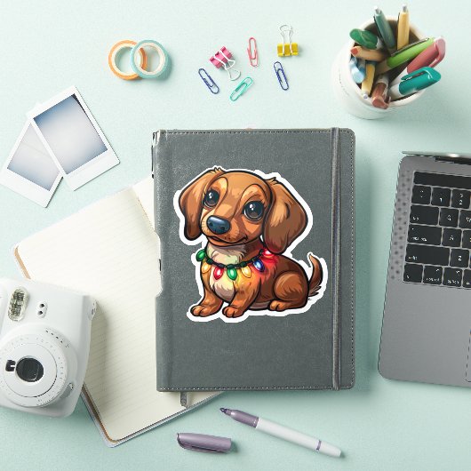 Stoute Dachshund in Kerstverlichting Gewikkeld Sticker (iPad Cover)
