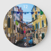 Straat in Venetië met wasgoed in Italië Grote Klok (Voorkant)