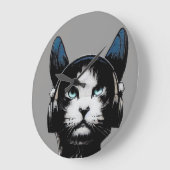 Straat kunstklep met hoofdtelefoonklok grote klok (Hoek)