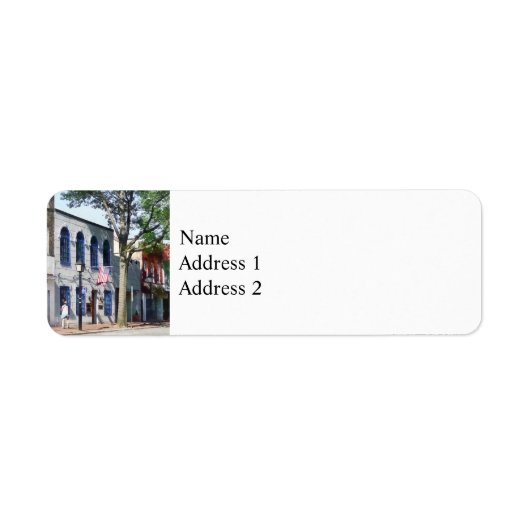 Straat met Amerikaanse vlag Alexandria VA Etiket (Voorkant)
