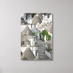 Straat met trulli-huizen in Alberobello, Puglia Canvas Afdruk