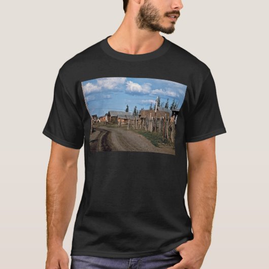 Straat van het dorp Fort Yukon T-shirt (Voorkant)