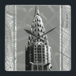Straat van New York met Empire State Building Vierkante Klok<br><div class="desc">Ben je in New York geweest? Dan hou je van deze foto van de straten van de stad met een intrede van het Empire State Building. Koop dit stuk en breng je wat dichter bij de Big Apple!</div>