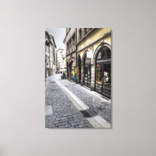 Straatbeeld in oude stad, Frankrijk Canvas Afdruk