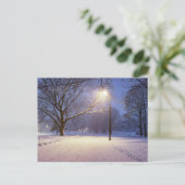 Straatlichten en sneeuwbomen briefkaart (Staand voorkant)