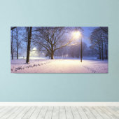Straatlichten en sneeuwbomen canvas afdruk (Insitu (Houten vloer))
