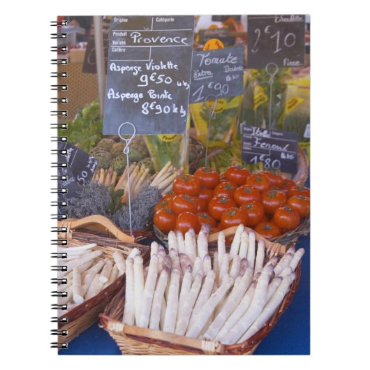 Straatmarkt koopman's kraam met witte notitieboek (Voorkant)