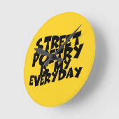 Straatpoëzie is mijn alledag ronde klok (Hoek)