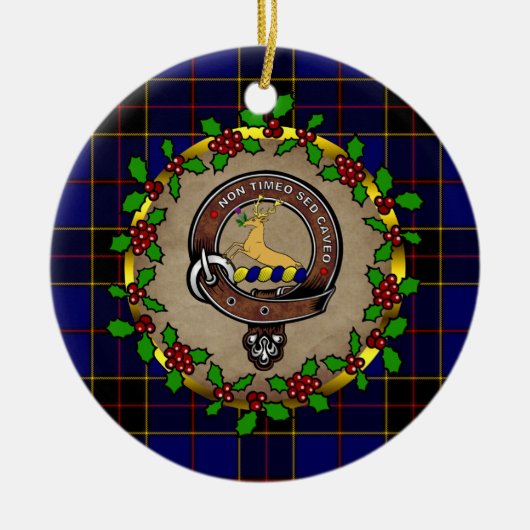 Strachan Badge & Tartan Gepersonaliseerde Kerstmis Keramisch Ornament (Voorkant)