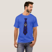 Strachan Tartan Necktie T-Shirt w/Badge (Voorkant volledig)