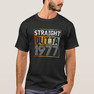 Straight Outta April 1977 Mannen Vrouwen Vintage 4 T-shirt