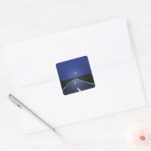 Straight Road 's nachts Vierkante Sticker (Envelop)