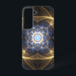 Stralend Goud Blauw Fractal Telefoonhoes Samsung Galaxy Hoesje<br><div class="desc">Bescherm uw telefoon in stijl met deze betoverende abstracte fractal telefoonhoes. Met een symmetrisch patroon van gloeiend goud en levendige blauwe energie die vanuit een centraal punt naar buiten straalt, vangt dit ontwerp een gevoel van dynamische kracht en futuristische kosmische energie. De ingewikkelde details en scherpe lineaire elementen tegen een...</div>