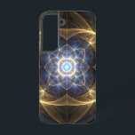 Stralend Goud Blauw Fractal Telefoonhoes Samsung Galaxy Hoesje<br><div class="desc">Bescherm uw telefoon in stijl met deze betoverende abstracte fractal telefoonhoes. Met een symmetrisch patroon van gloeiend goud en levendige blauwe energie die vanuit een centraal punt naar buiten straalt, vangt dit ontwerp een gevoel van dynamische kracht en futuristische kosmische energie. De ingewikkelde details en scherpe lineaire elementen tegen een...</div>