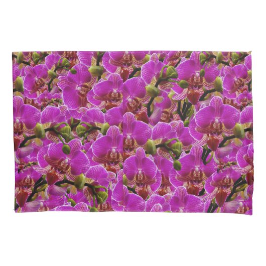 Stralende Clusters: De Magenta Orchidee Symfonie, Kussensloop (Voorkant)
