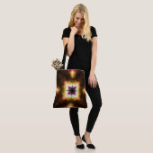 Stralende geometrische starburst met Abstract lich Tote Bag (Op model)