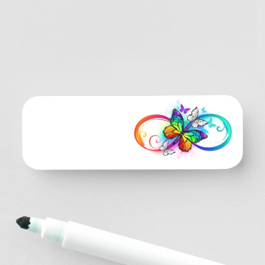 Stralende oneindigheid met regenboogvlinder naamplaatje (In situ)