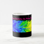 “Straling” – Een abstract Pride-patroon  Koffiemok (Center)