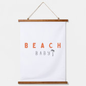 Strand baby. Houten wandtapijt hanger Hangend Wandkleed (Voorkant)