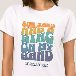 Strand Bachelorette Party Groovy Retro Beach Bride T-shirt<br><div class="desc">Maak een plons op uw aankomende vrijgezellenfeest met deze prachtige strand vrijgezellenfeest gepersonaliseerde t-shirts. Of je nu een stranduitstap, een meisjesvakantie of een beste vriendenvakantie viert, deze custom beach bachelorette party t-shirts zijn de perfecte aanvulling op je onvergetelijke uitje. Voeg een persoonlijke touch toe aan uw vrijgezellenfeestkleding met aangepaste naam,...</div>