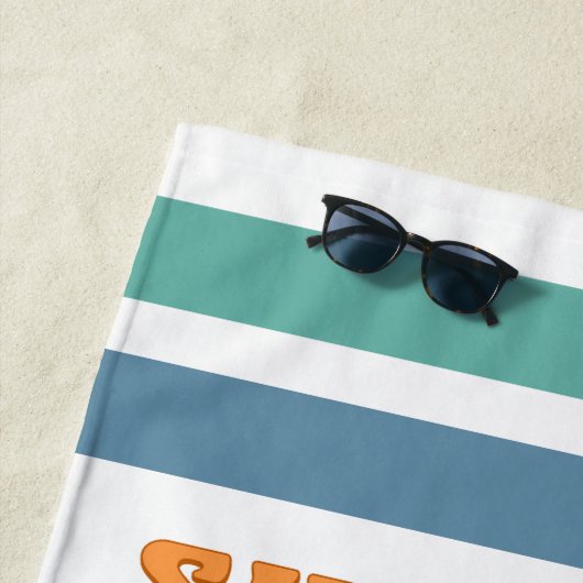 Strand Bachelorette Party Groovy Retro bruidsmeisj Strandlaken (In situ)