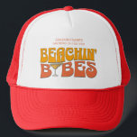 Strand Bachelorette Party Groovy Strand Babes Trucker Pet<br><div class="desc">Maak een plons op uw aankomende vrijgezellenfeest met deze prachtige strand vrijgezellenfeest gepersonaliseerde koopwaar. Of je nu een stranduitstap, een meisjesvakantie of een beste vriendenvakantie aan het vieren bent, deze custom beach bachelorette party merchandise is de perfecte aanvulling op je onvergetelijke uitje. Voeg een persoonlijke touch toe aan je vrijgezellenfeestsouvenir...</div>