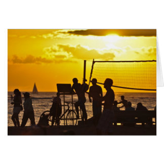 strand bij zonsondergang