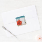 Strand bruiloft briefpapier met hibiscus bloem vierkante sticker (Envelop)