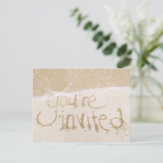 Strand bruiloft bruidsdouche uitnodiging--Zand & Z Uitnodiging Briefkaart (Staand voorkant)