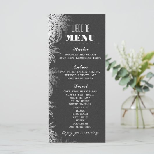 Strand bruiloft menu kaarten met krijtbord palmboo (Staand voorkant)