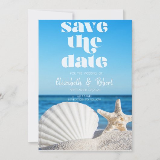 Strand bruiloft, zand, witte zeeschelpen opslaan v save the date (Voorkant)