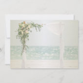 Strand Bruiloftprieel Bloemen Bruiloft Uitnodiging (Achterkant)