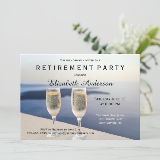 Strand Champagne Pensioen Party Uitnodiging (Staand voorkant)