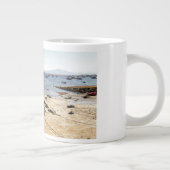 Strand en boten grote koffiekop (Rechts)