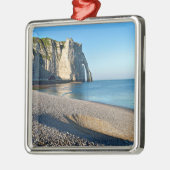 strand en klif van Etretat in France Postca Metalen Ornament (Links)