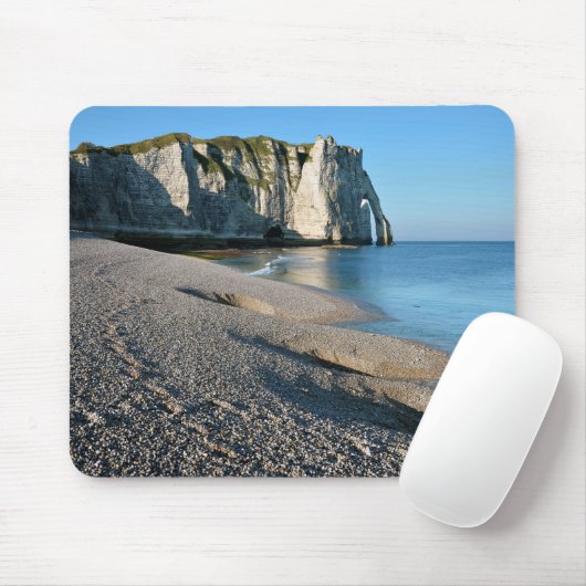 strand en klif van Etretat in Frankrijk Muismat (Met muis)