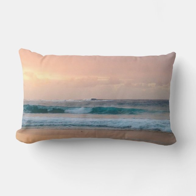 Strand en oceaan bij zonsondergang kussen (Voorkant)
