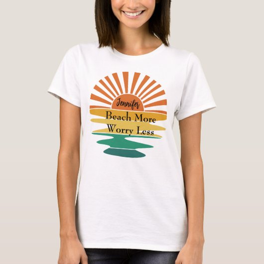 Strand meer zorgen minder citaat retro zon naam t-shirt (Voorkant)