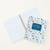 Strand met schelpblauw en wit notitieboek (Binnen)
