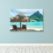 Strand op Bora Bora canvas print (Insitu (Houten vloer))