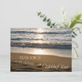 strand op Sunset Wedding Vow Renewal Uitnodigingen (Staand voorkant)