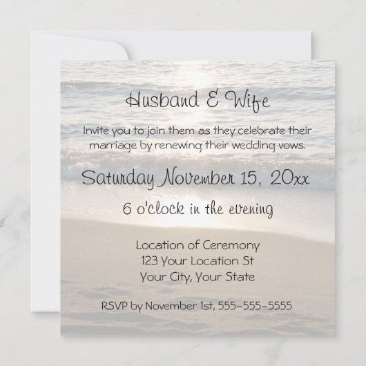strand op Sunset Wedding Vow Renewal Uitnodigingen (Achterkant)